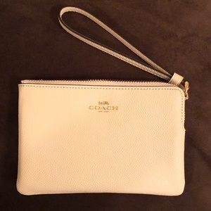 ✨SOLD✨Authentic Coach Wristlet, White